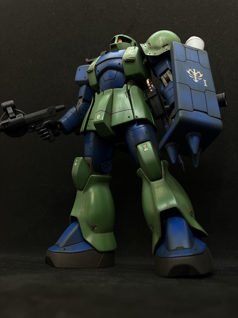 いとも通りスジ彫り、プラ板工作、全塗装です。