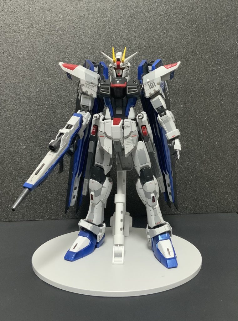 フロント。スタンドはシンプルなものからアクションスタンドをくっつけてます。