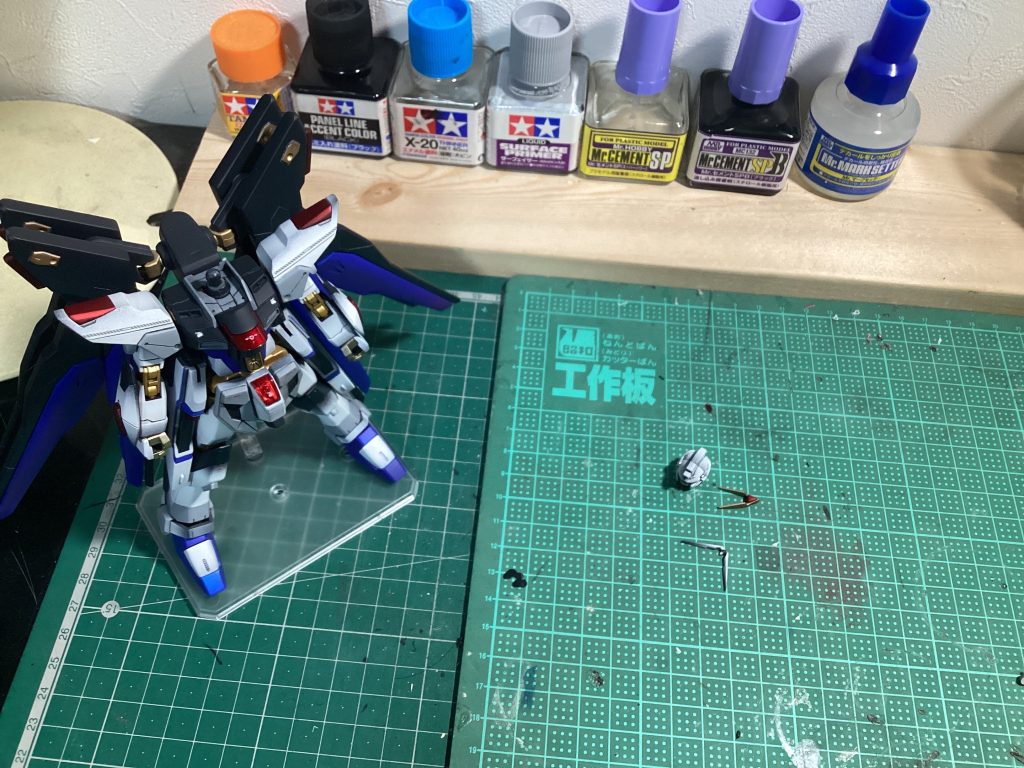 . . . . . .アンテナと腰が折れて修復しましたもう2度動かしたく無いです。、、、こんな思いをしたのも良い思い出です。