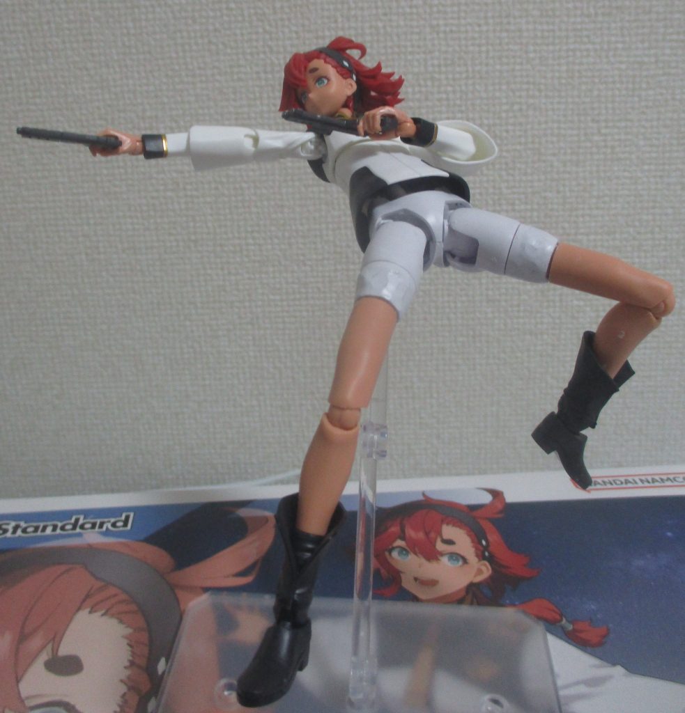 付属のスタンドで、派手なアクションも思いのまま!