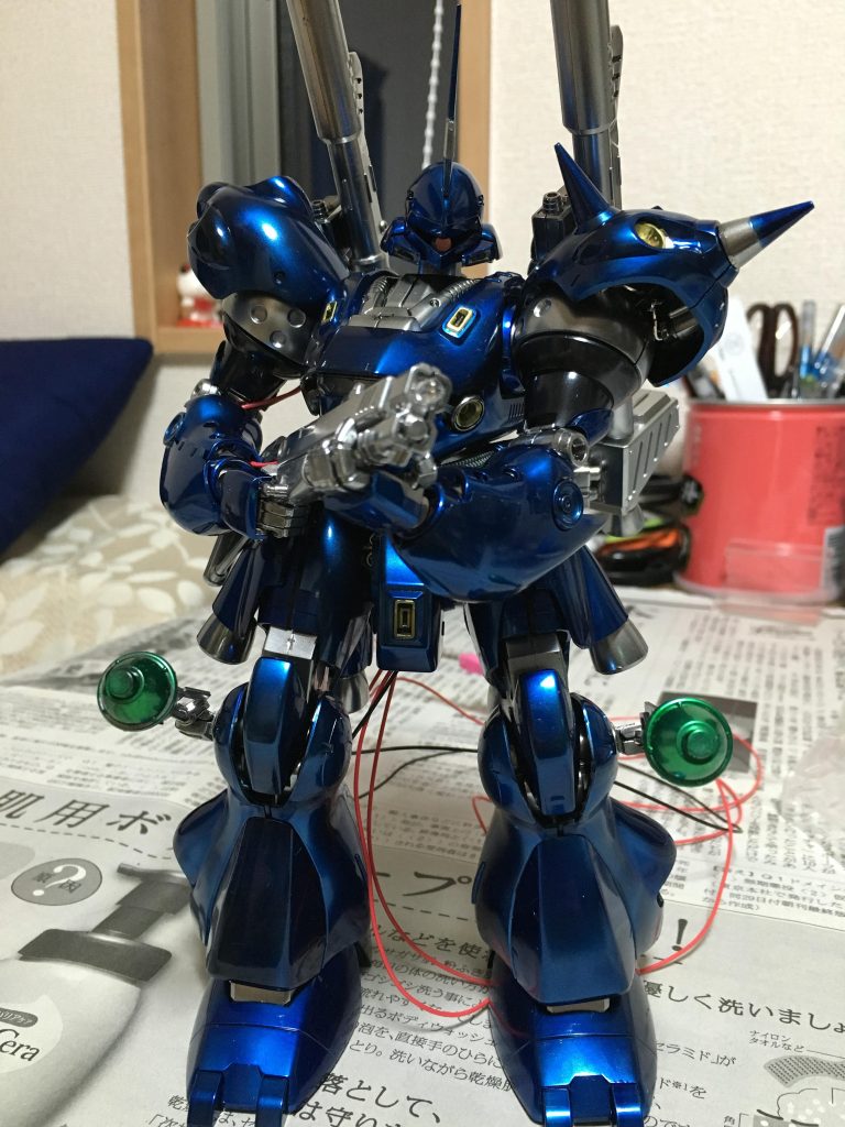 下地はクレオスの光沢ブラックにメッキシルバーnextで塗装。そのあとGXディープクリアブルーで上塗りしました。