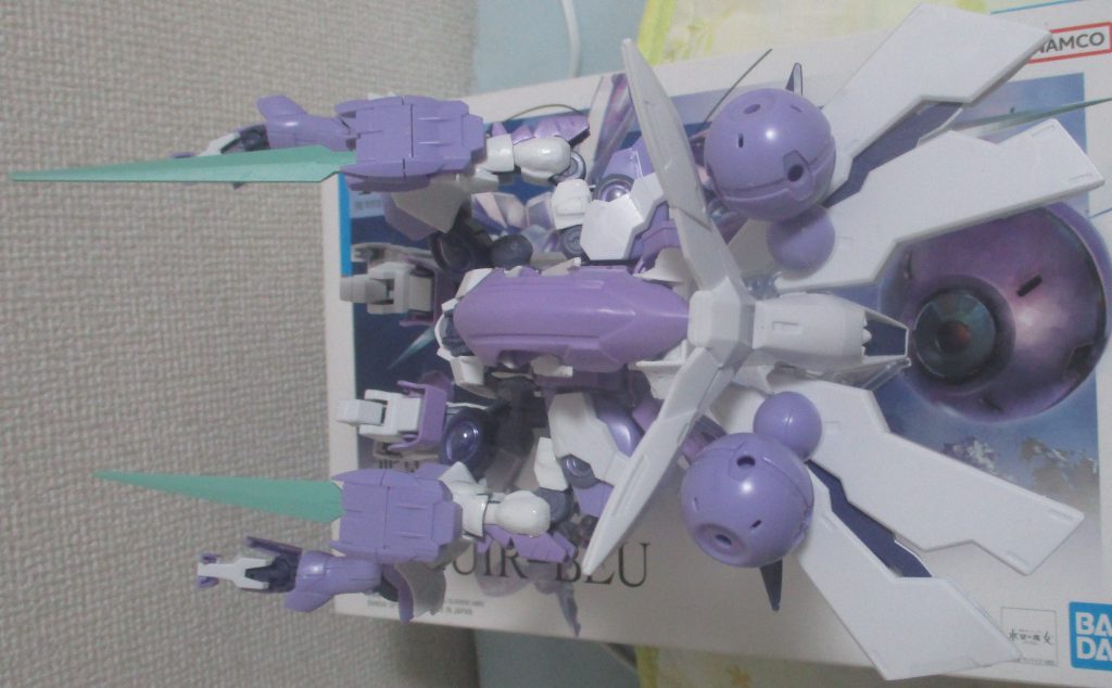 それと、コレまで作ってきた「一桁が0」の「ガンダムフレーム機体」が全部可変機だったので、それと合わせたいという気持ちで「40番目のラウム」を当てはめました。
