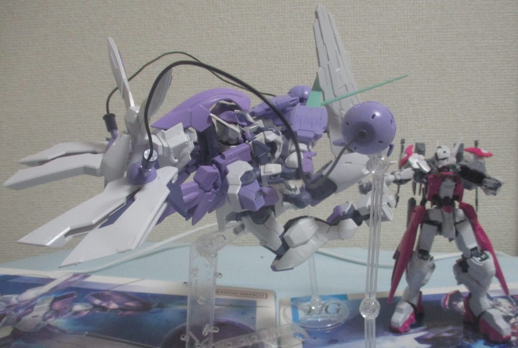 ラウムは強襲形態となり、パイモンの大剣を受け止める。果たして決着は・・・(続きは、ご想像にお任せしますw)?