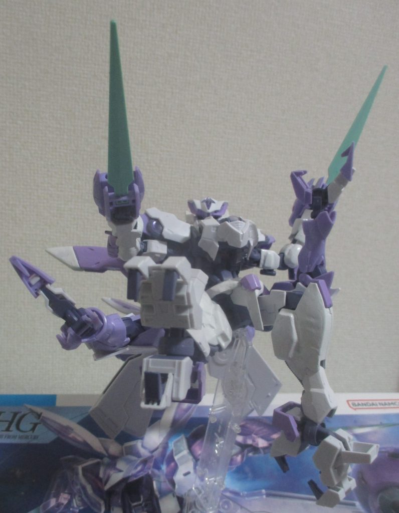 そして脚部はアスモデウスの物なので、そこからもクローを展開します。さらにーー