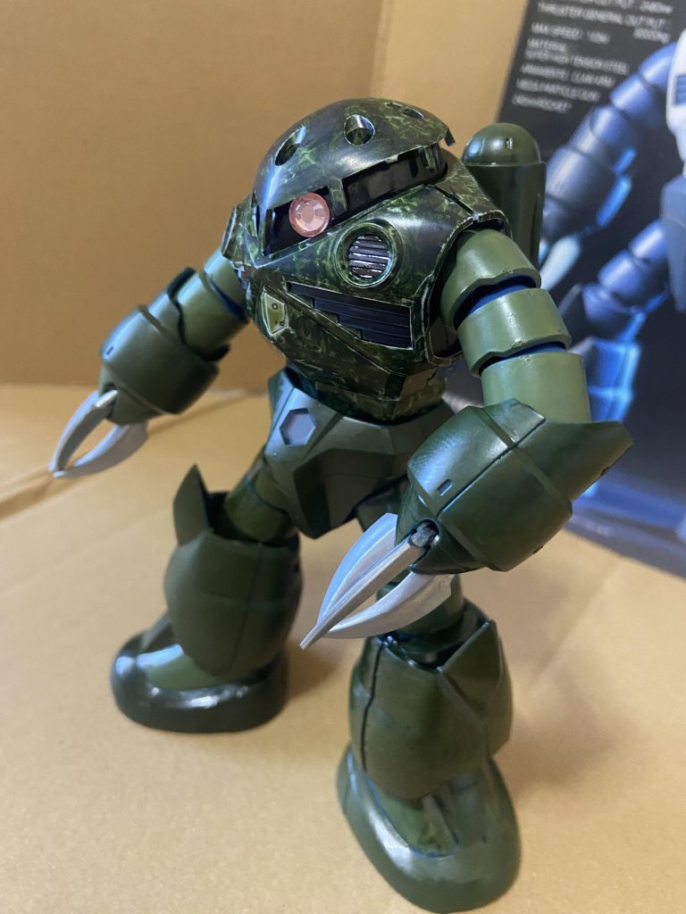 戦闘警戒中をイメージしたポージングで撮影しました！(*^^*)