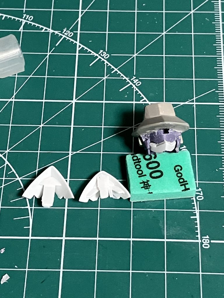 ここでマスクを作成していますねこんな感じに長さや位置を若干変えて、通常状態とフェイスオープンを分けております。