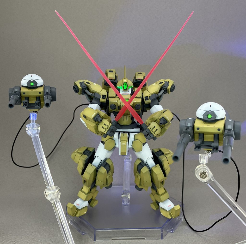 ビームサーベルは腰に移動しました。「邪魔してんじゃねえ!」