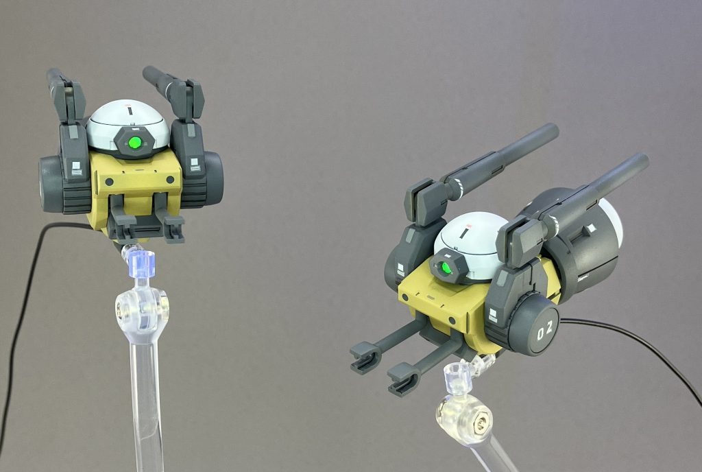 作業モードせっかくコックピットとカメラがあるので、何か作業ができるようにアームも作りました。作業時はキャノンを後ろに倒します。形は違いますが、機能的にはボールと似た感じになりました。カメラ内部はクリアパーツのランナーにしました。