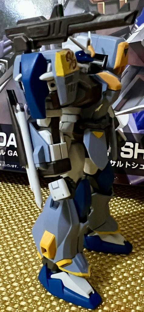 ランサーダートはアサルトシュラウドのスラスター板とランナーの端っこを切って腕に接着。