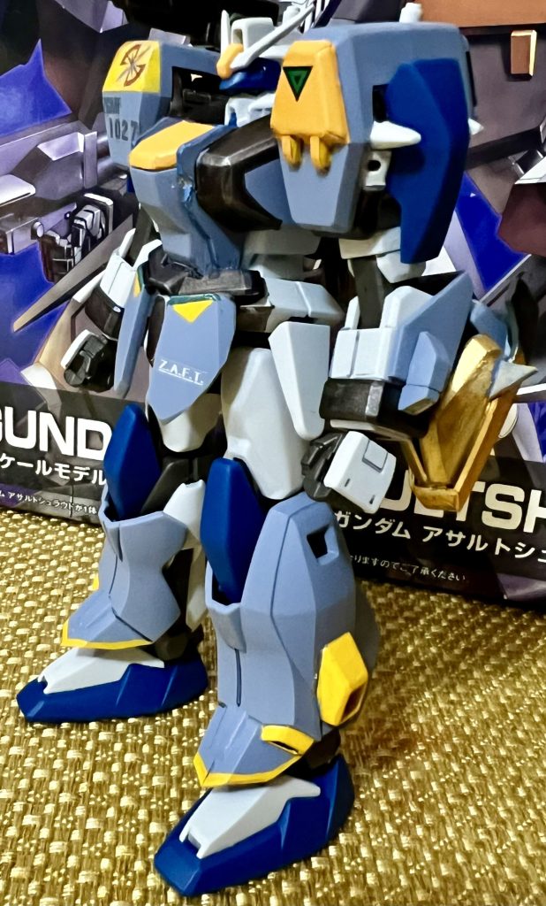 左のブリッツの武装は余ったおしりの装甲などで再現。マーカーペンの塗装は範囲が広いと綺麗に塗れないなぁ