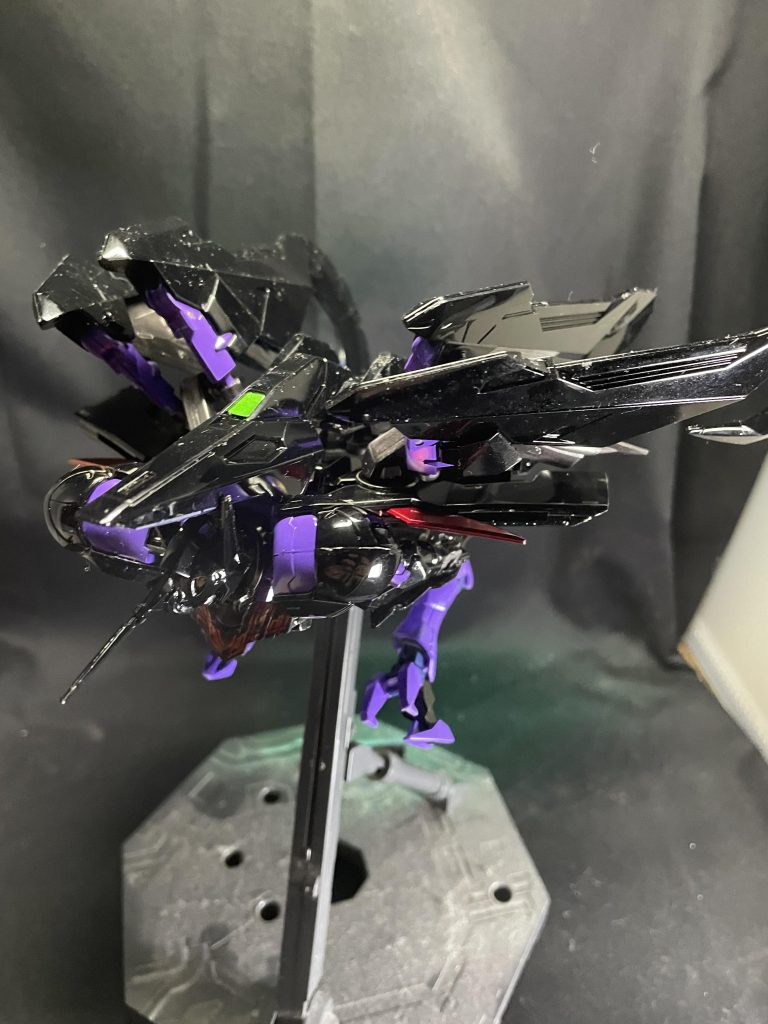 追加された新機能としてMA形態を取ることができ、その名前の如くカラスに似た形態になります