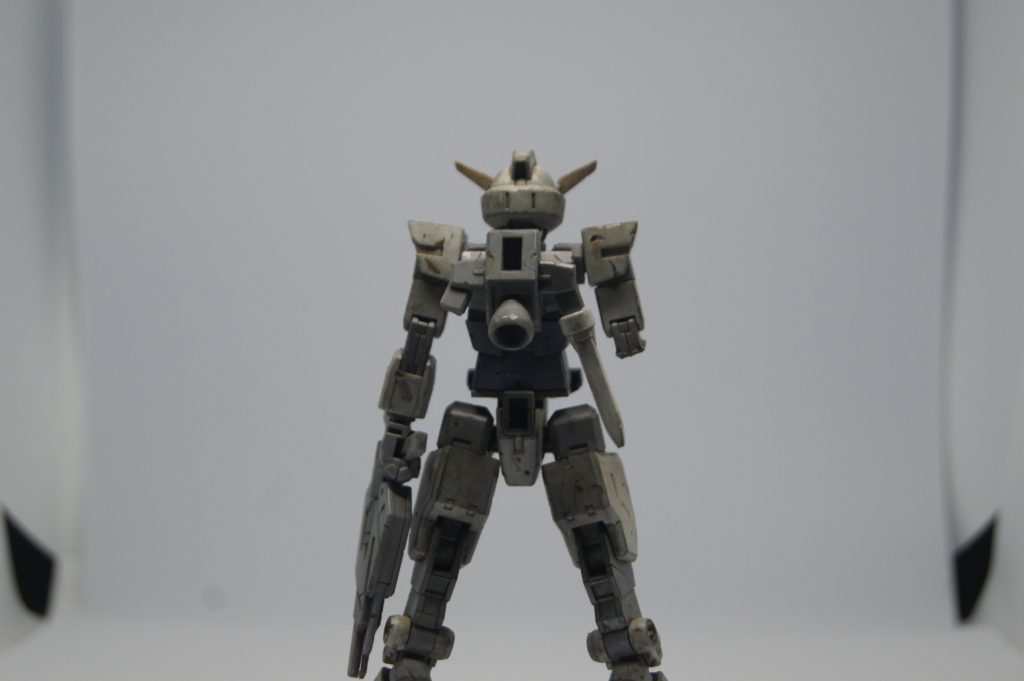 後ろから。右腕はニッパーで切って炙りました。