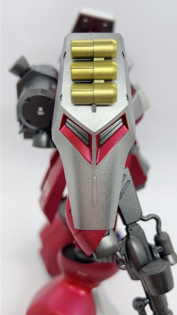 塗り分けが上手くいったと思いきや線が歪んでいますね。