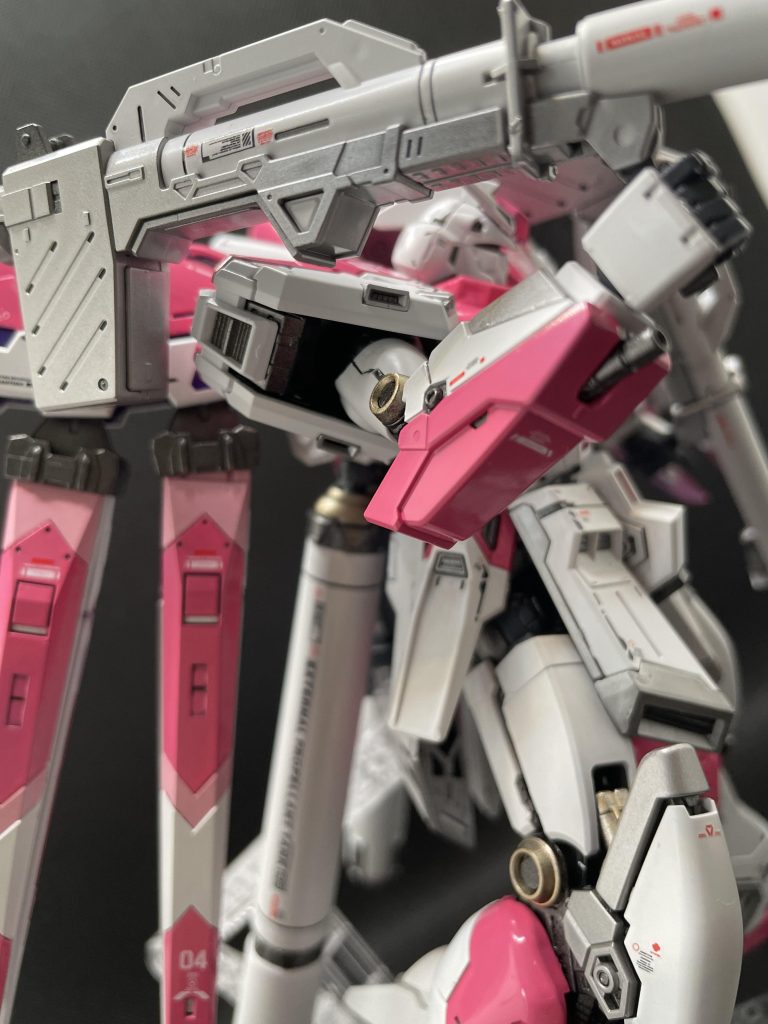 RG Hi-νガンダム–4枚目/制作者：工房たなか