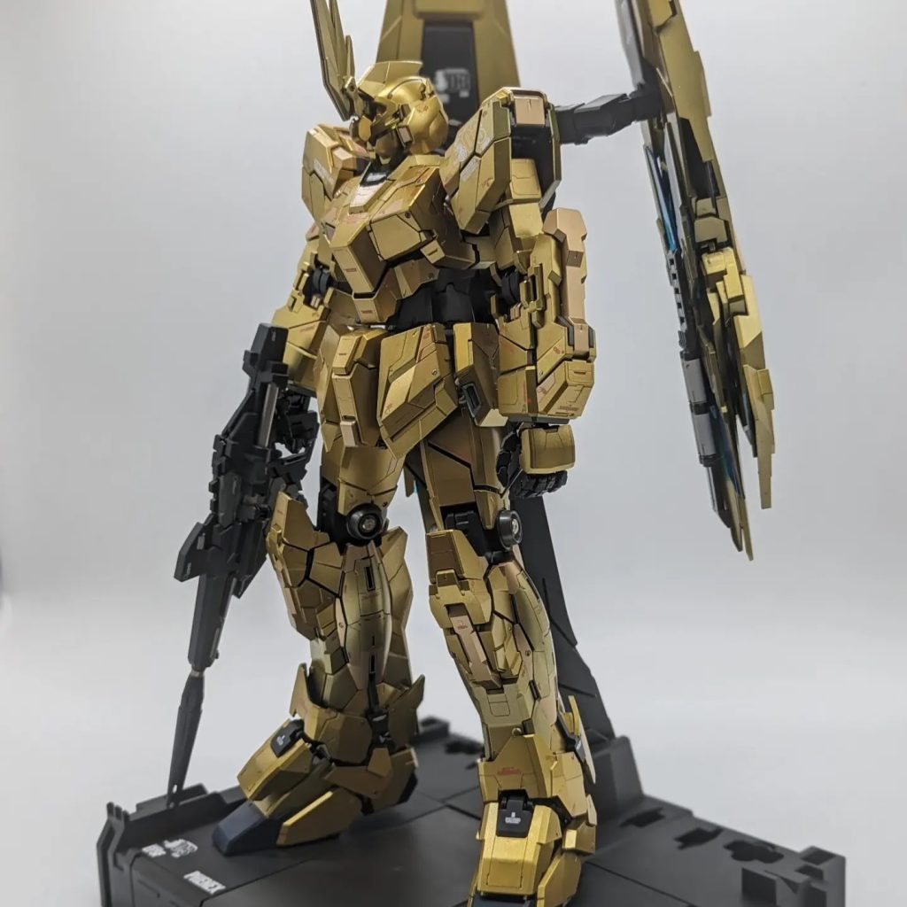 PGユニコーンガンダムフェネクスメッキ剥がし全塗装–8枚目/制作者：kenshira0123