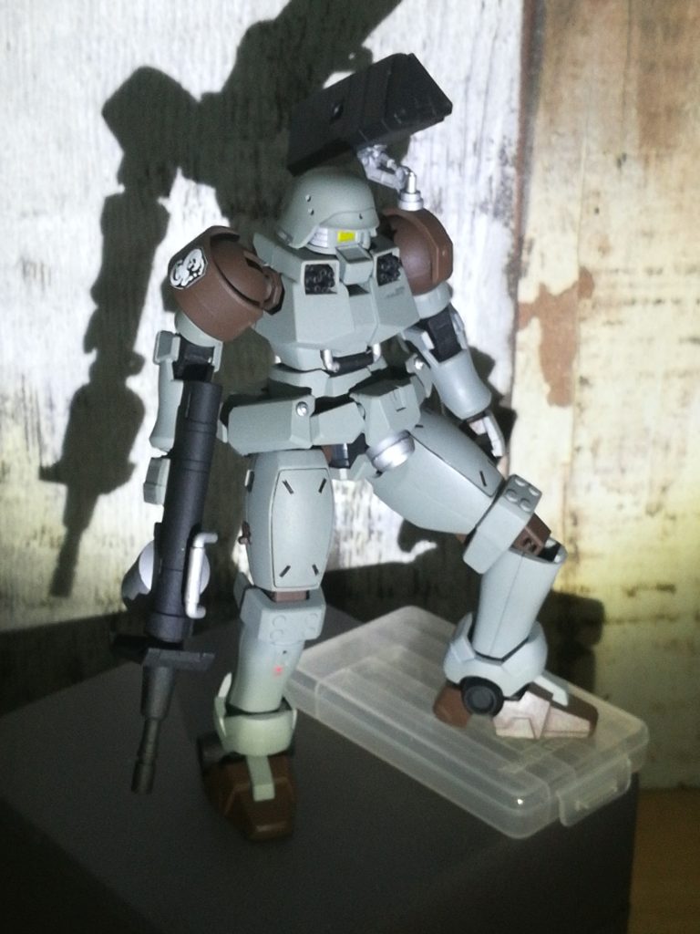 腰にリベット追加しました