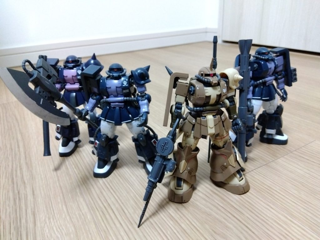 宇宙用の高機動型ザク(MS-06R)と。左からHGUC(マッシュ機)、オリジン版オルテガ機、オリジン版ガイア機。