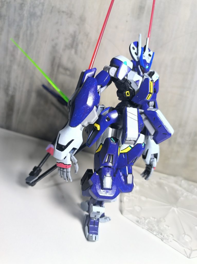 The repurposed legs of the Dahack, the Gund-Bit Vijnana could attach to the arms and assume the second form, Deshret! G-Deshret is more focused on ambushes and uses the Beam Seele as its 'tail'