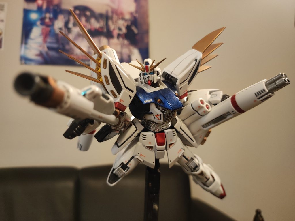 敵を追いかけるF91。逃げるつもりか!!??