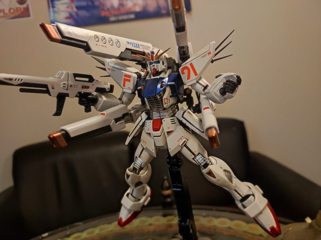 どんなポーズをすればいいですか？やはりフリーダムの全方位射撃がやりました。