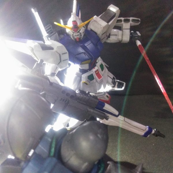 ネオ ガンダム〔Rebuild〕