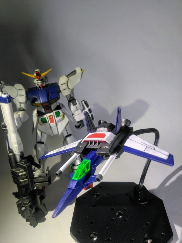 さて！御注目❗🧐この子は『コアファイター』内蔵型だったのです❗😲　エっ、・・・ワカッてましたか・・・ですよねぇ😩『コアファイター』装備の理由は何時も通りに『パイロットの生存率確保』ですって🤔あっ、此も｢周知の事実｣かぁ😣