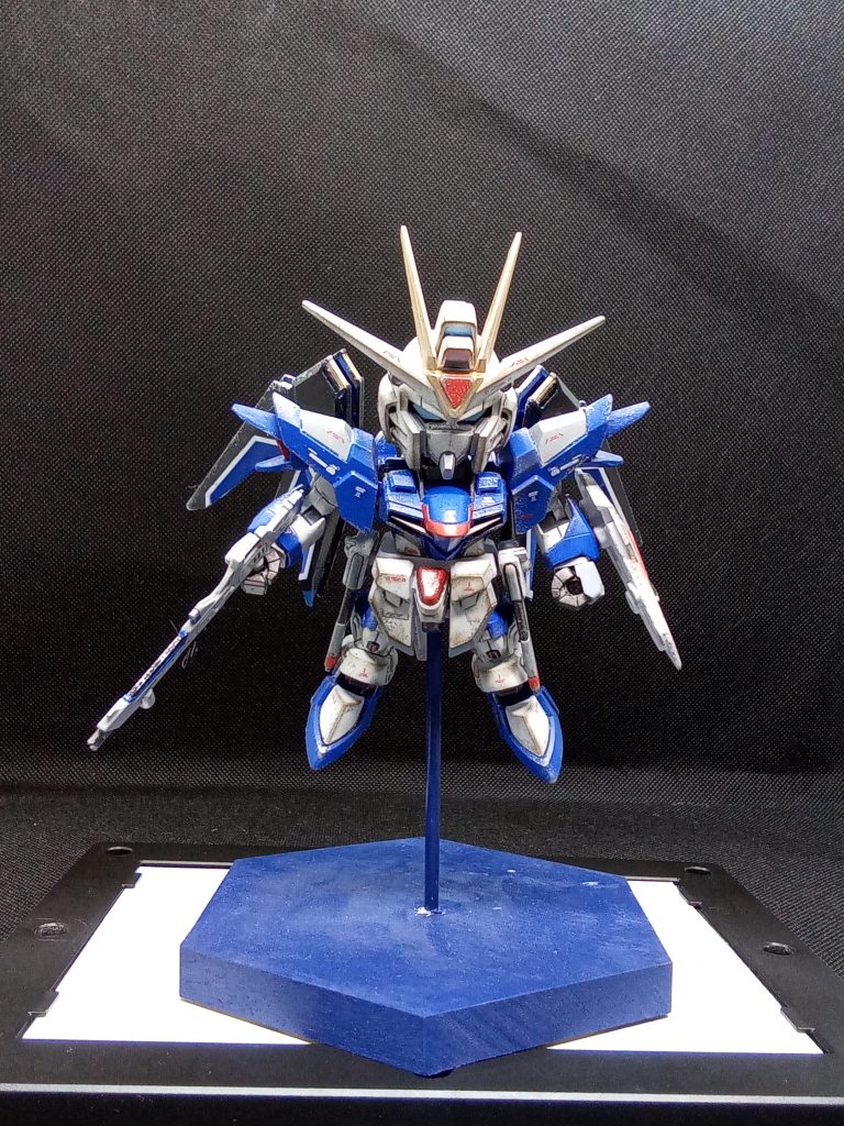 劇場版を観に行っていませんが小説版で楽しんでいます扱いは・・らしいですが好きなデザイン