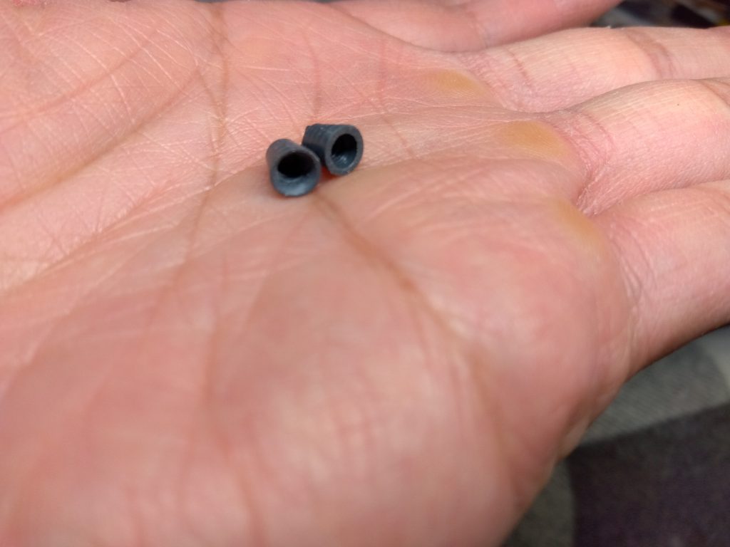 バーニアがゴツかったので削りました。