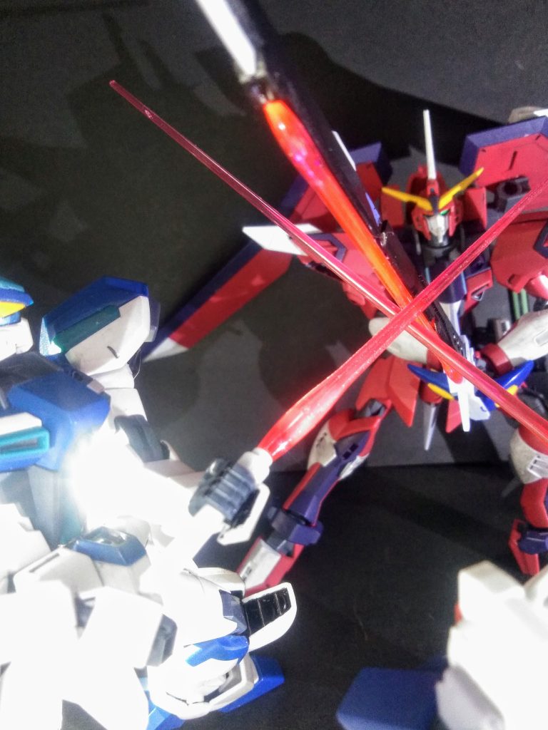 「ビームライフル」「ビームブーメラン」「ナナシ砲」「アロンダイト」そして、漸く観る事が叶った「分身攻撃」👍締めはヤッパリ「パルマフィオキーナ」😍💖※脳汁が溢れでて、最早ナニも考えられなかったです。