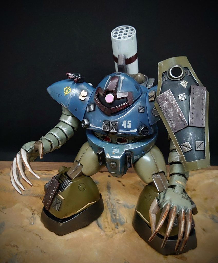 【近接戦闘 ゴッグ①】腕の節を追加(砲撃戦闘用から拝借)余りのシールドを肩に、脚部にプレートを追加背中に牽制用としてロケットランチャーを追加