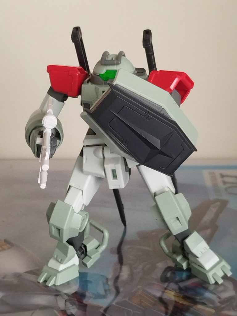 デミソードインパルス旧1/144ソードインパルスガンダムからパーツ拝借。角付け忘れたら色んな匂いで咽そうな子に…