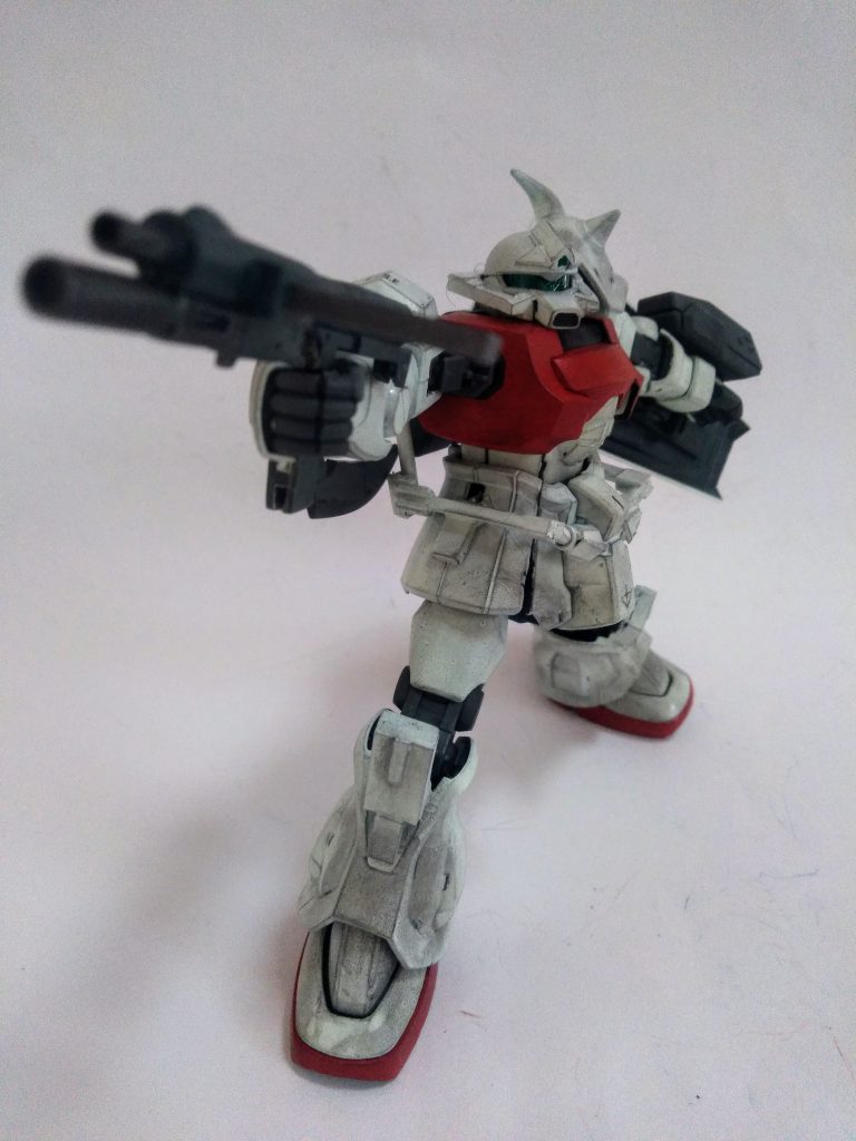 コレ又 地上戦では欠かせない『ジム寒冷地仕様』が装備している連邦軍謹製のマシンガン(名前は知らん)😁評判通りに保持シヅライ😭　　　　　　　　　　　　　