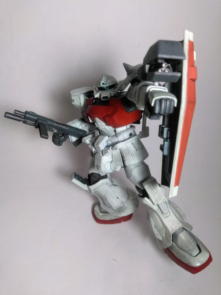 本来は『グフ カスタム』が常時装備しているアノ｢マシンガン｣を設置ですが、連邦仕様なので『アレックスみたいなガトリング』を装備です🤣じゃないと、弾薬供給とかに困るでしょ😆