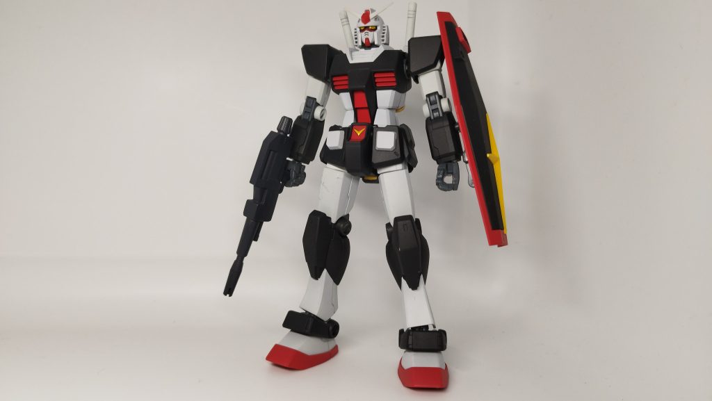 リバイヴガンダムなので、どっしり感が足りないですね。自分の力量ではプロポーション変更は無理なので、とりあえずこれはこれで。