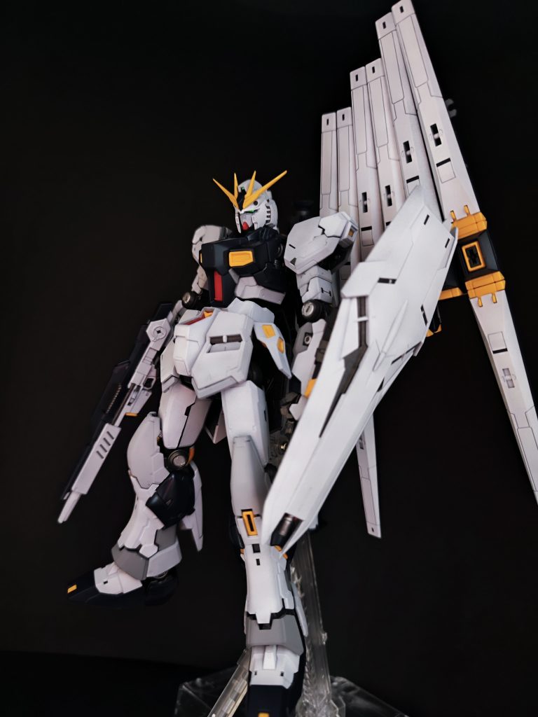 アクリジョンにて塗装ライトグレー、グレーの２色は色見本より濃くしてます。フレームは焼鉄色。 