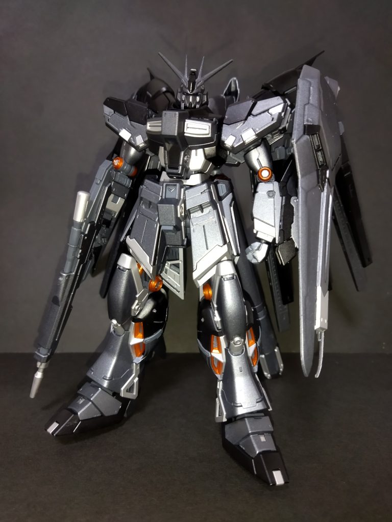 我ながら良い感じの配色ではないかなと思う。つたない腕前でここまでに仕上げましたよ。慣れないことやったからつかれた…なお今回内部フレームは、可動を考慮して未塗装のままです。改造箇所等は制作記録を参照願います。 