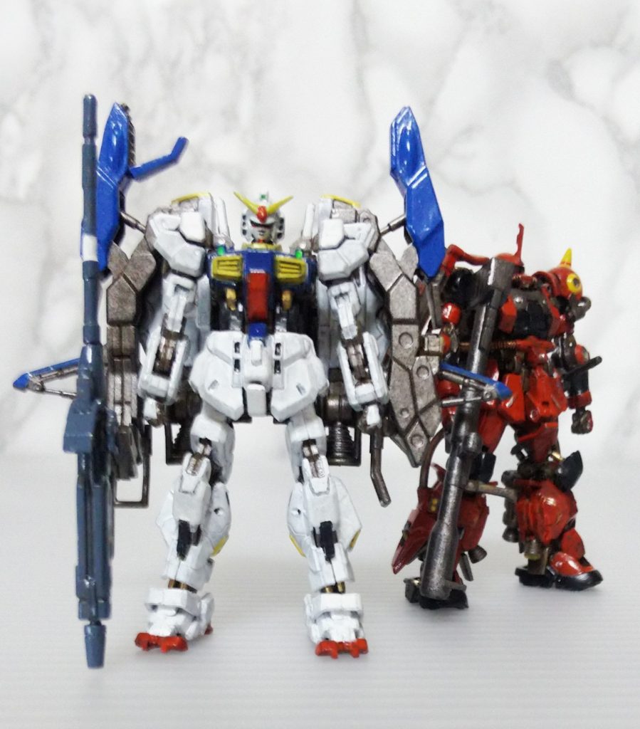 ザク高機動型ジョニーライデン機とのツーショット。最後まで見て頂きありがとうございます。