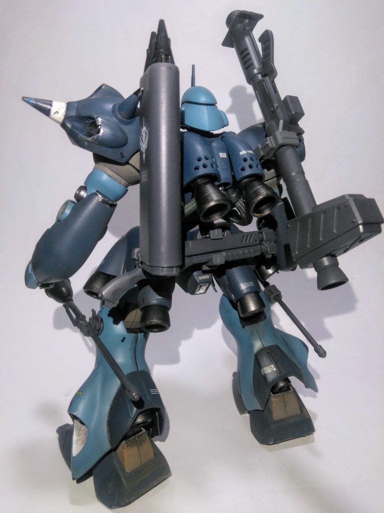 この子のデザインも｢UP主｣は大好きだったり　　　　　します😆💕 (いやっ！又かよ👹)如何にも｢特攻｣を意識した数々の｢スラスター&アポジモーター｣👍｢『ガンダム』絶対破壊シチャル❗｣と、いう強い意思が感じられる盛り盛り武装💖極め付けがデザインとは関係無いけどパイロットがデ〇なオッサン😘流石は『出渕裕先生』(ミーシャさんは関係ないけど)と、感動したモノでした😭