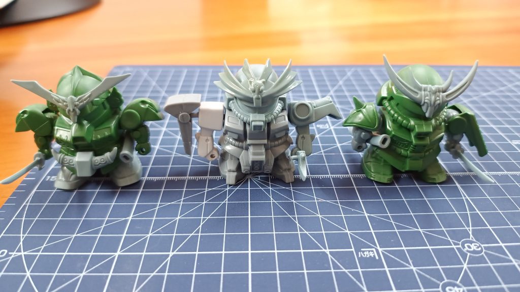 ビフォアです。パーツ全部モナカ割なので、合わせ目をがんばって消しました。ちょっと残っちゃったけどだいたい消せてます!