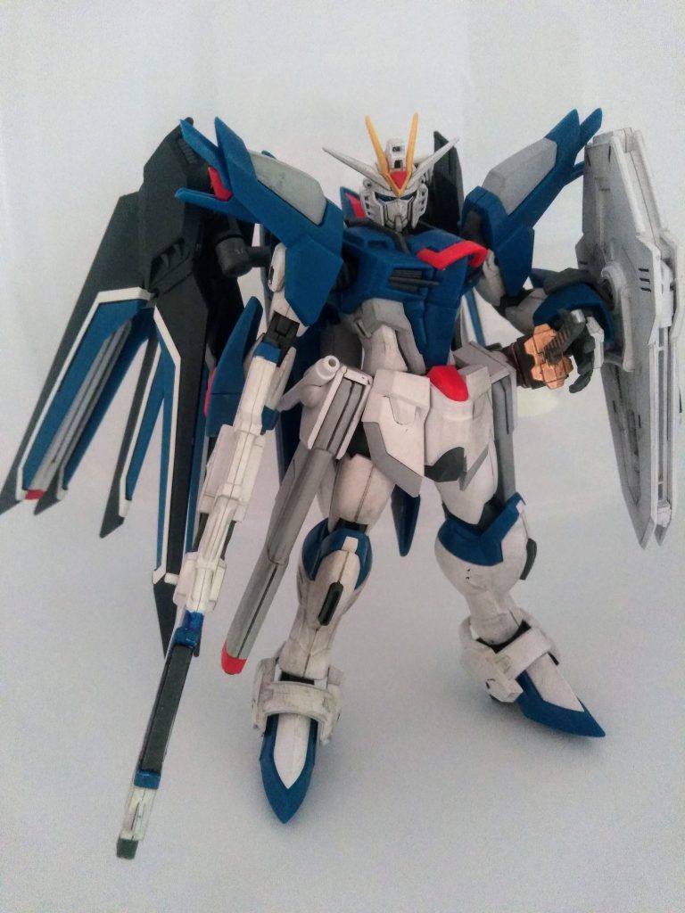 ハイ。此処から先は自己責任でお願いします🤗あぁ…ナンとも懐かしさ覚えるコノ姿❗皆様大好き『フリーダム ガンダム』を彷彿させる外観❗パイロットが誰であるかは「騙るもナガ!」と、成りますね😍