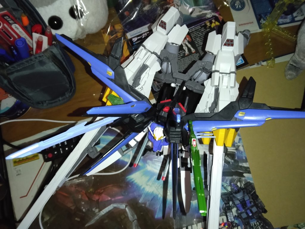 上から見たら分かるとおりちゃんと固定は、されてないんですよ…