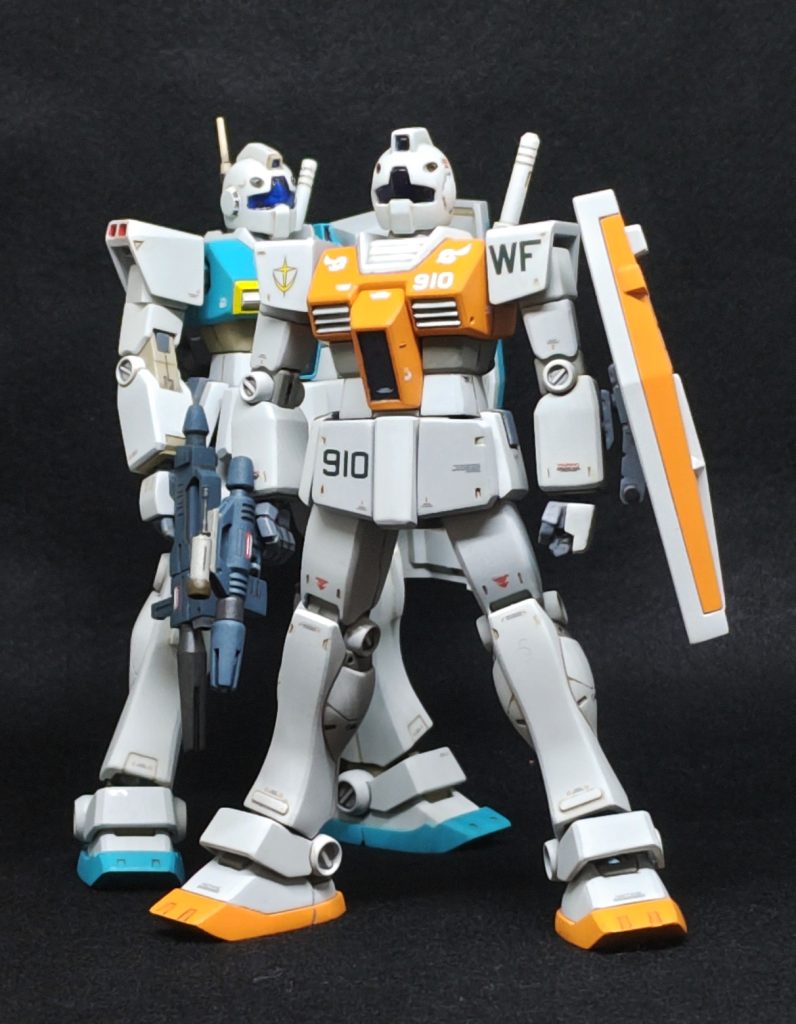 並べた時に違和感が無いようにと思い、プロポーションを調整したのですが、ジムII は全くの新規設計のキットなので、せいぜい「ちょっと寄せた」程度にしかならないですね。https://gumpla.jp/hg/1703541