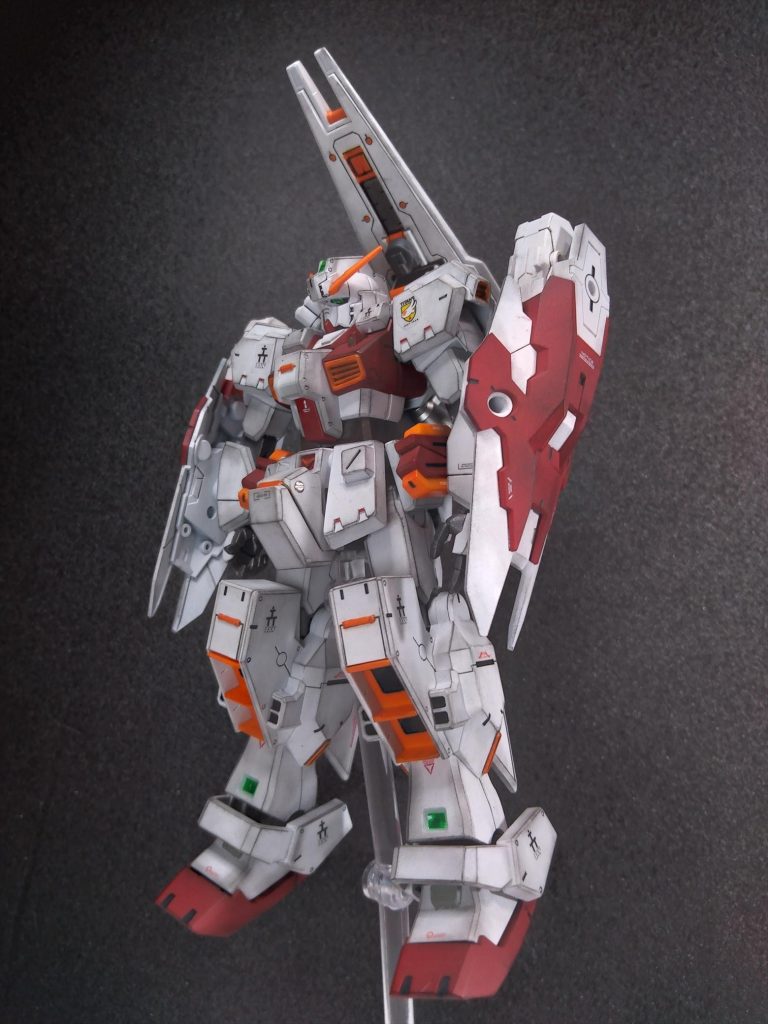 反省会メモ・エッジ以外にパステルが残って汚い・シール、段差ァ！・水性ホビーのオレンジの発色と乗りがびっくりする程悪かったので、ビビる・今回は面だしするからエッジ出るのかな？と、サフを吹かなかったんですけど、つや消し仕上げなら、800番まででヤスって案外困らなかったのでサフ無しはありだったのかもしれない。次回に活かすのだ…！