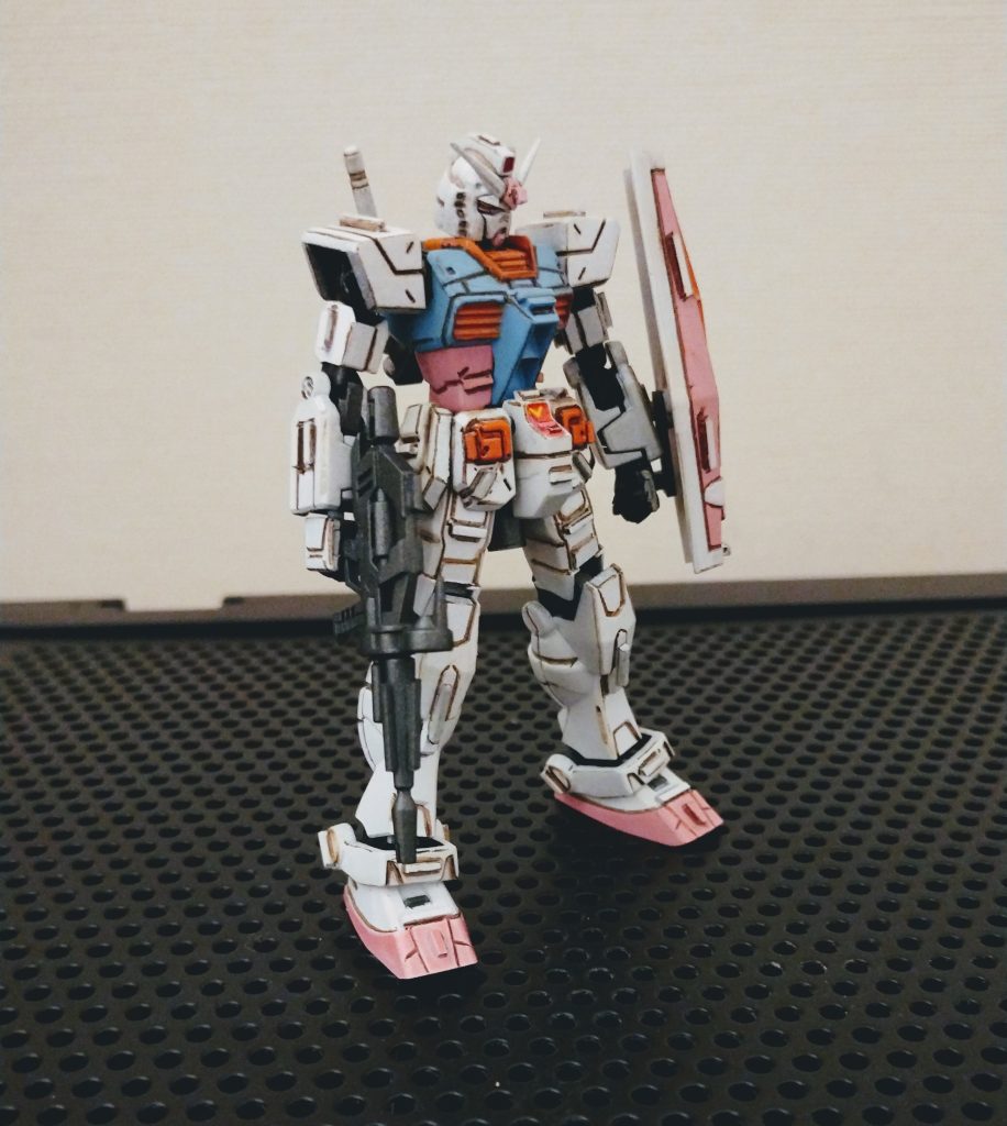 この角度だとなんかいい感じまったく効果は分かりませんが脚延長してます。また膝上の空きもプラ板で少し塞いでみました。