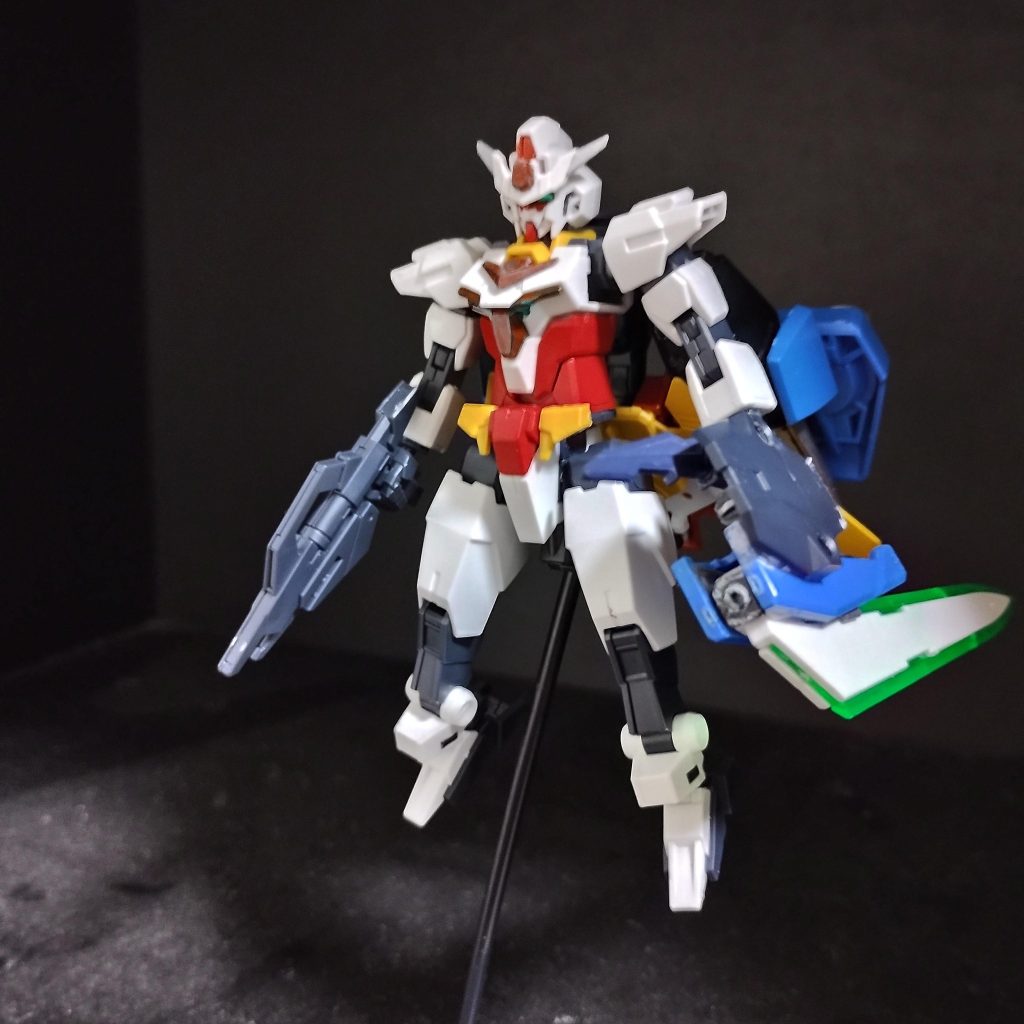 フロント。コアガンダムIIでは緑の箇所が、IIツヴァイでは赤くなっている。