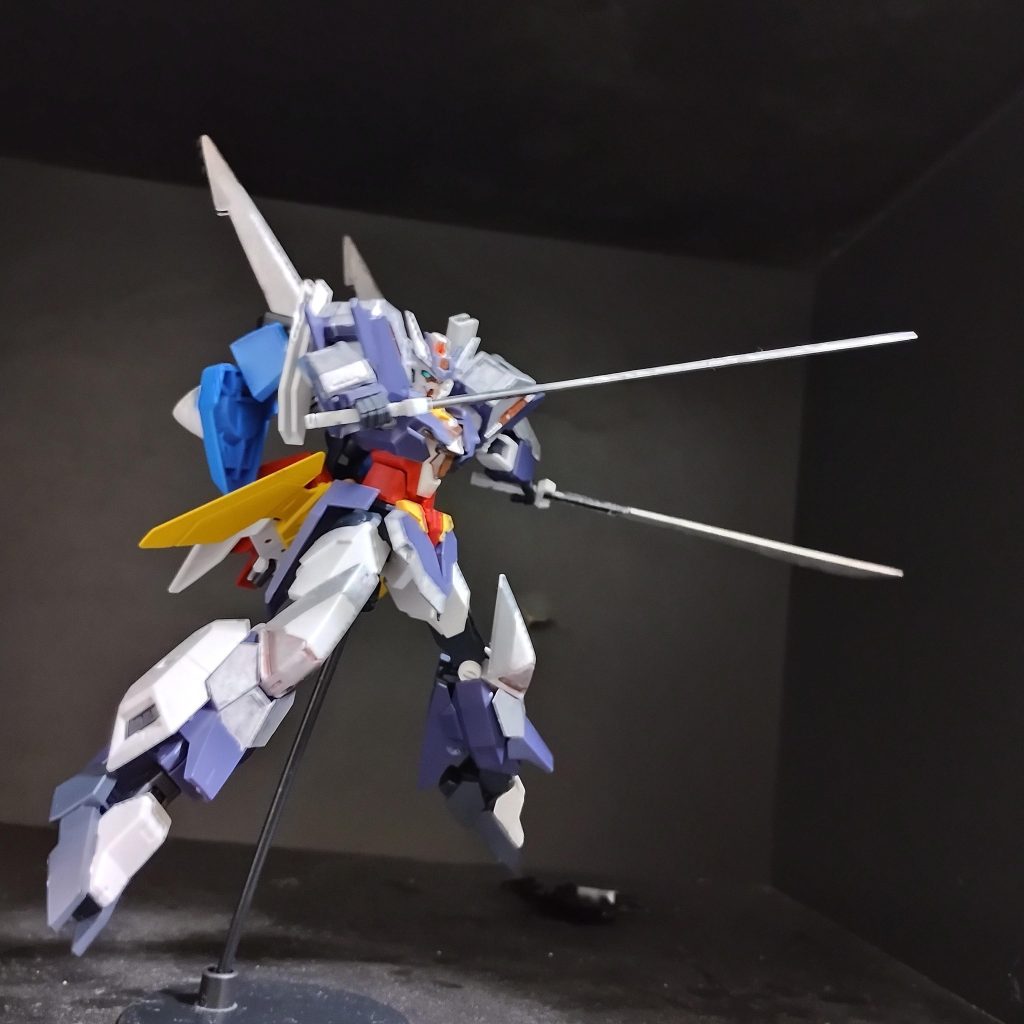 対艦刀ビームサーベルを排した代わりに、サーベルの代用となるものを装備。形状はM1 アストレイのものを流用している。