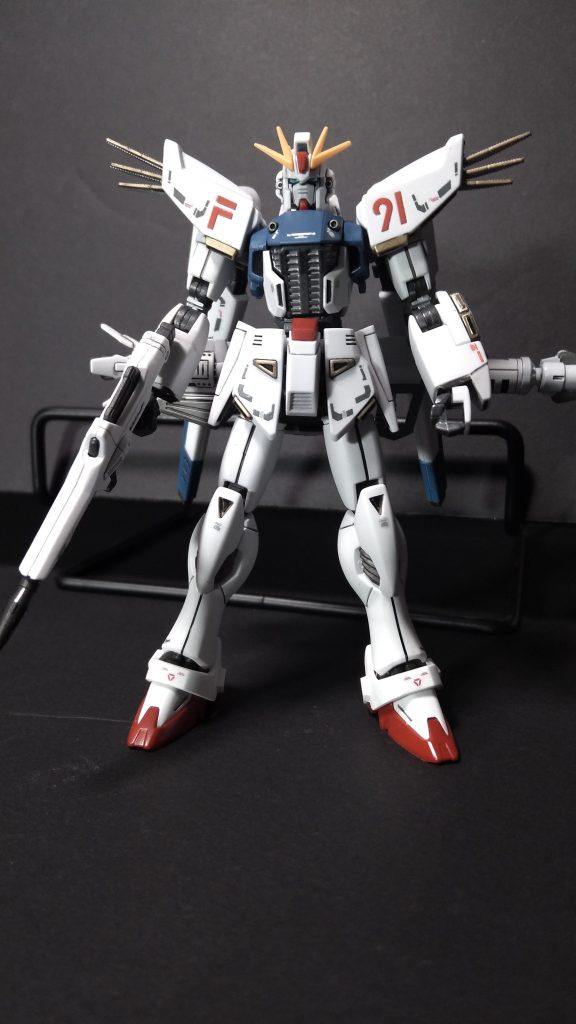 なんとか頭部を小さく見せたいのでスマホを傾けて撮影したりとか色々試しますが、毎回頭部が大きく見えます。