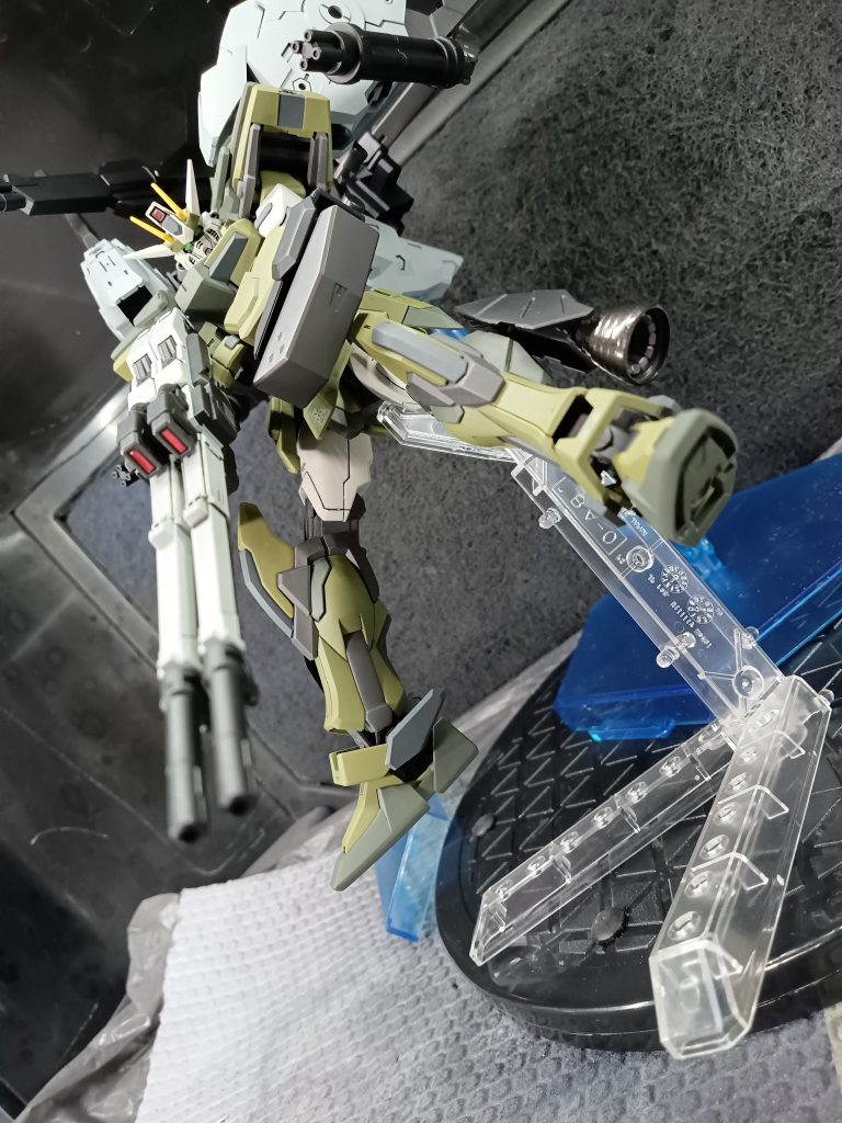 バスターライフルを構えて　エンドレスワルツのラストシューティングです