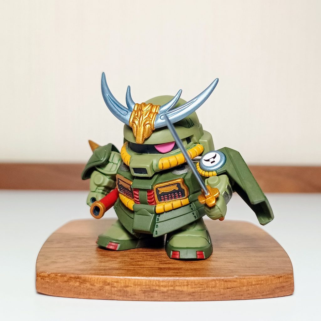 名刀・今月を構えて。作ってみるまで知らなかったんですけど次男は左利きです!珍しい!