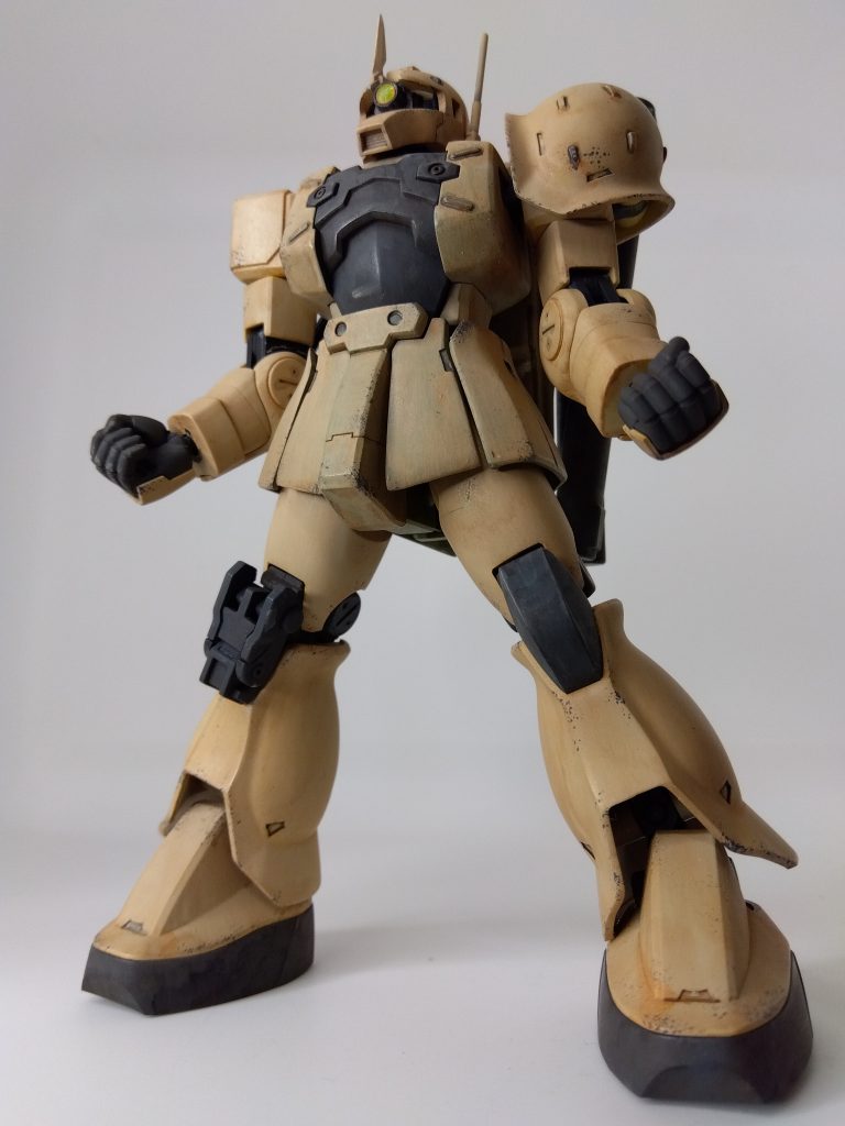 肩や脛とは違い、ベースグリーン下地の胴体や太腿はピスタチオみたいな感じが出ました。